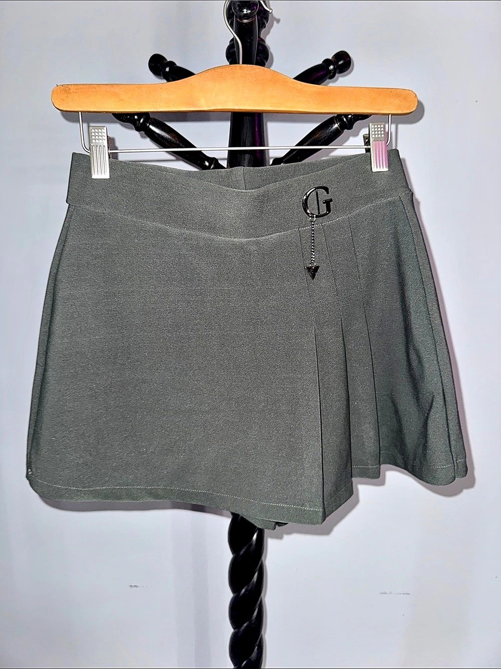 G Detail Gray Skort 19.3.M